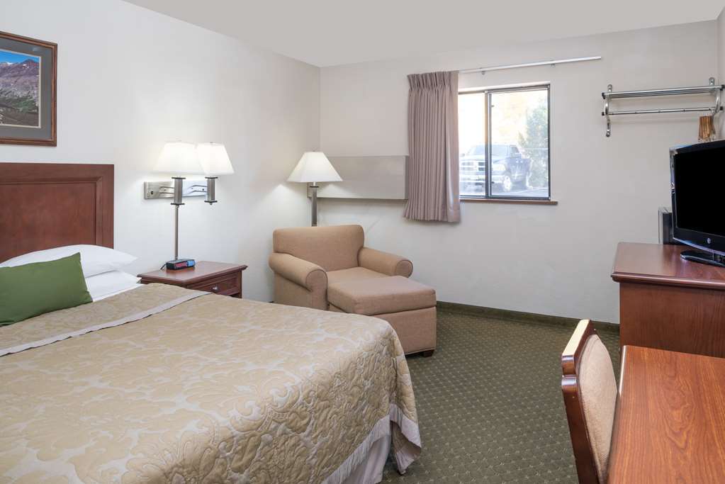 Super 8 By Wyndham Kalispell Glacier National Park Rum bild